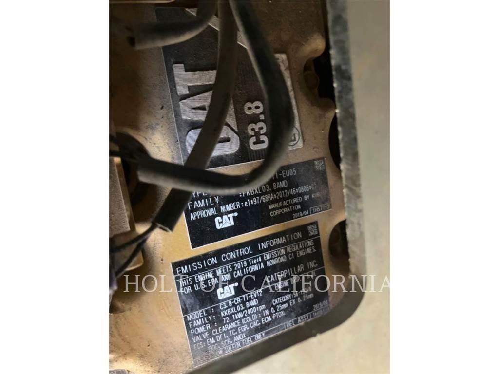 CAT 272D3 Mini Pale Gommate