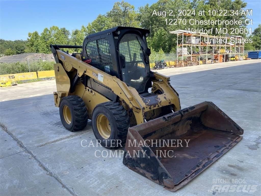 CAT 272D3 Mini Pale Gommate