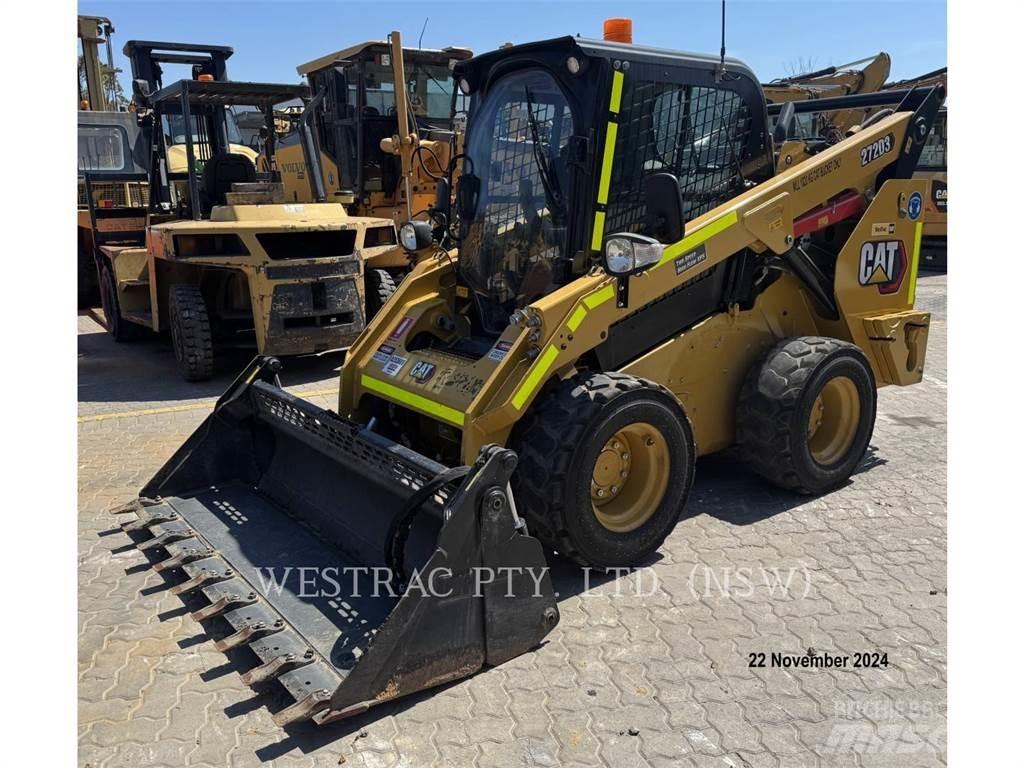 CAT 272D3 Mini Pale Gommate
