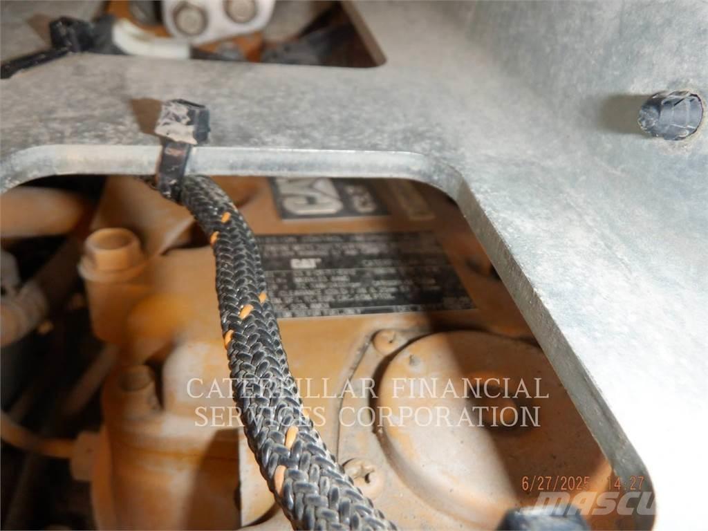 CAT 272D3 Mini Pale Gommate