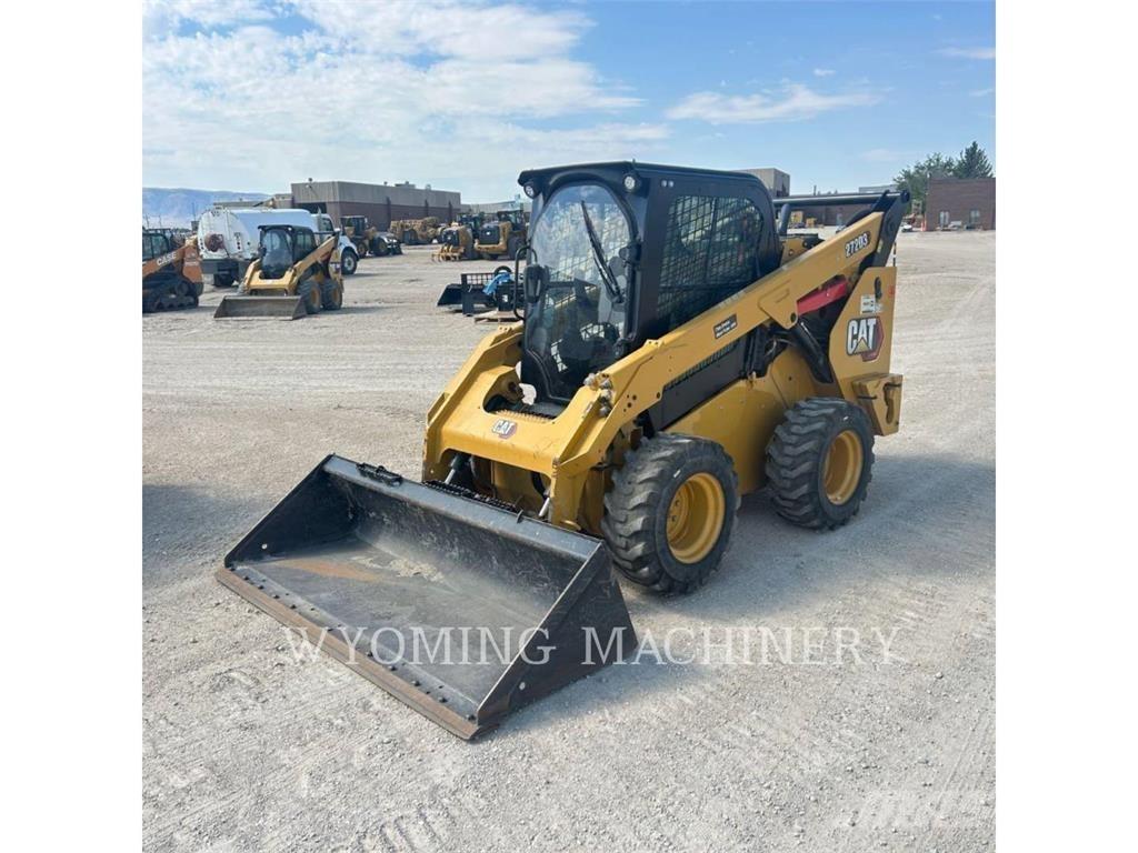 CAT 272D3 Mini Pale Gommate