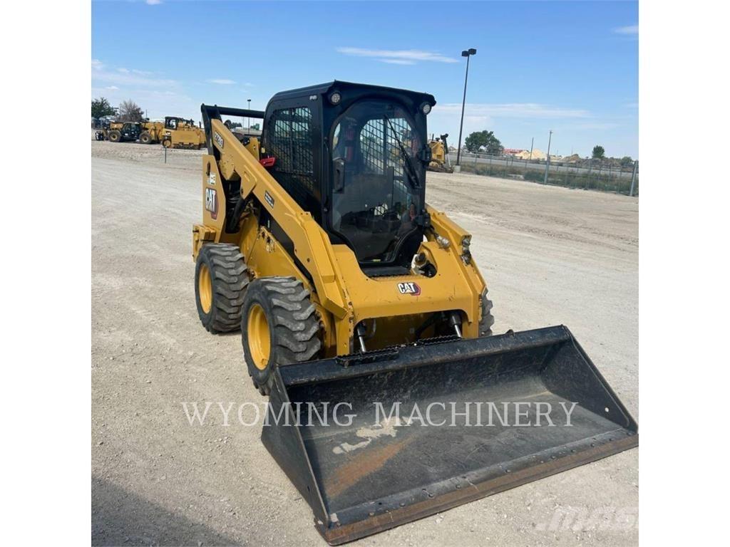 CAT 272D3 Mini Pale Gommate