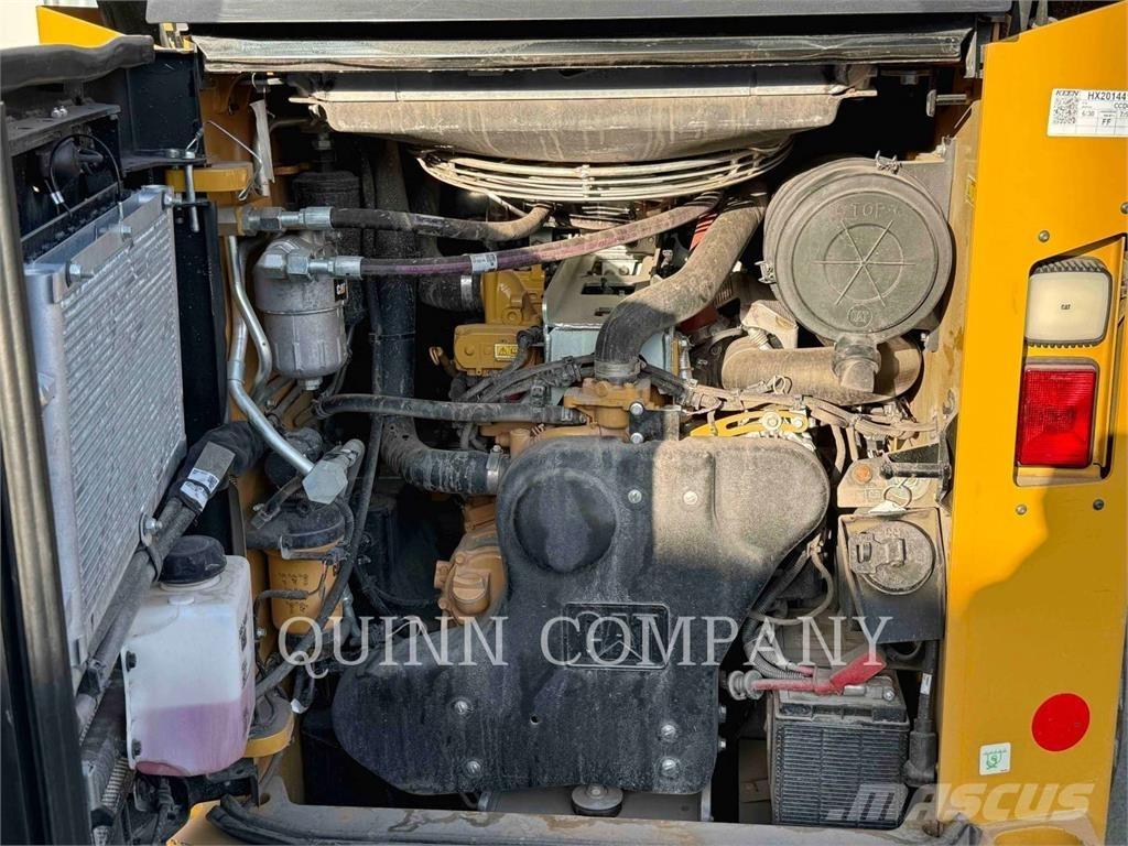 CAT 272D3 Mini Pale Gommate