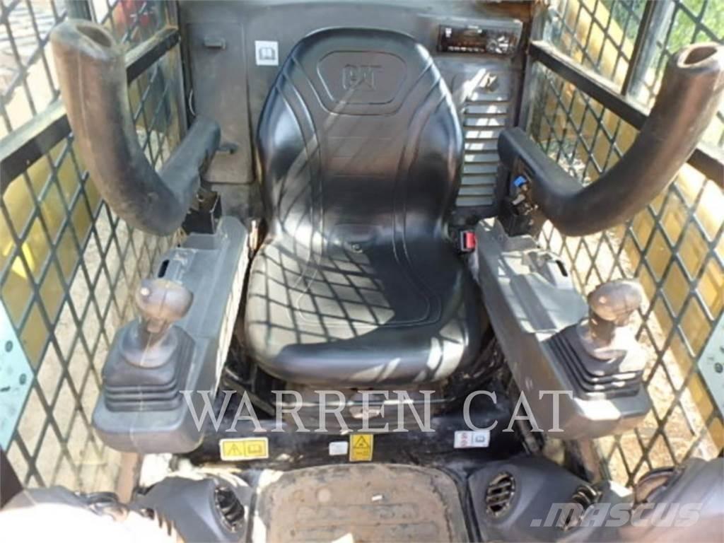 CAT 272D3 C3H1 Mini Pale Gommate