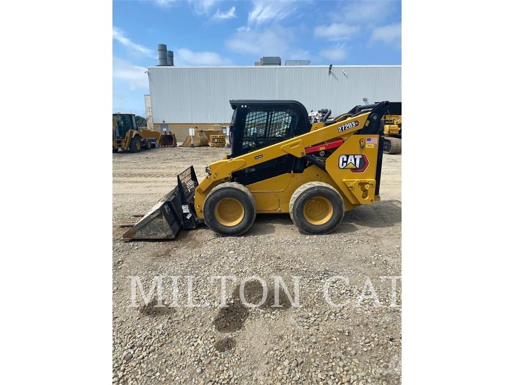CAT 272D3XE Mini Pale Gommate