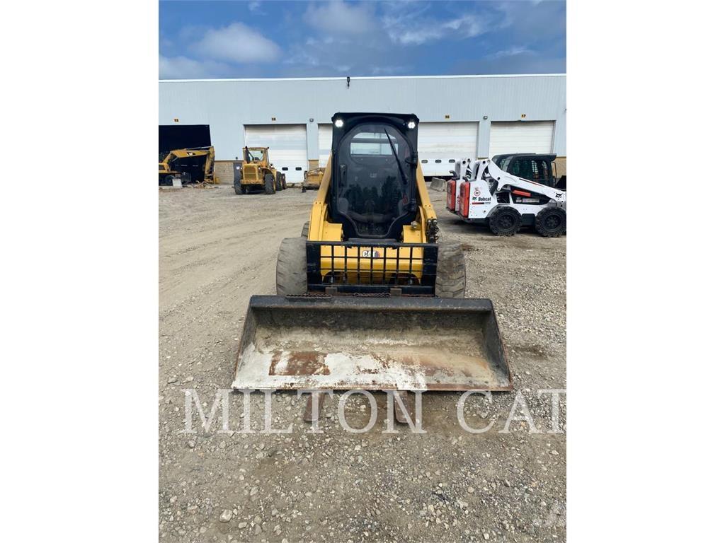 CAT 272D3XE Mini Pale Gommate