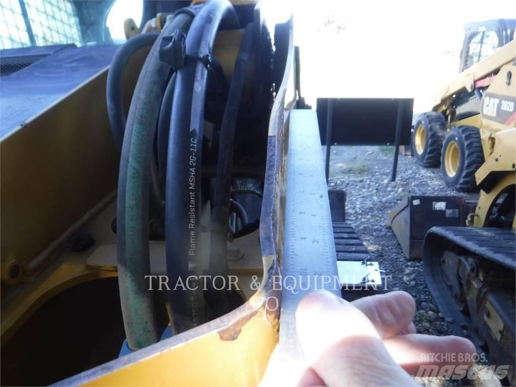 CAT 279D H2CB Mini Pale Gommate