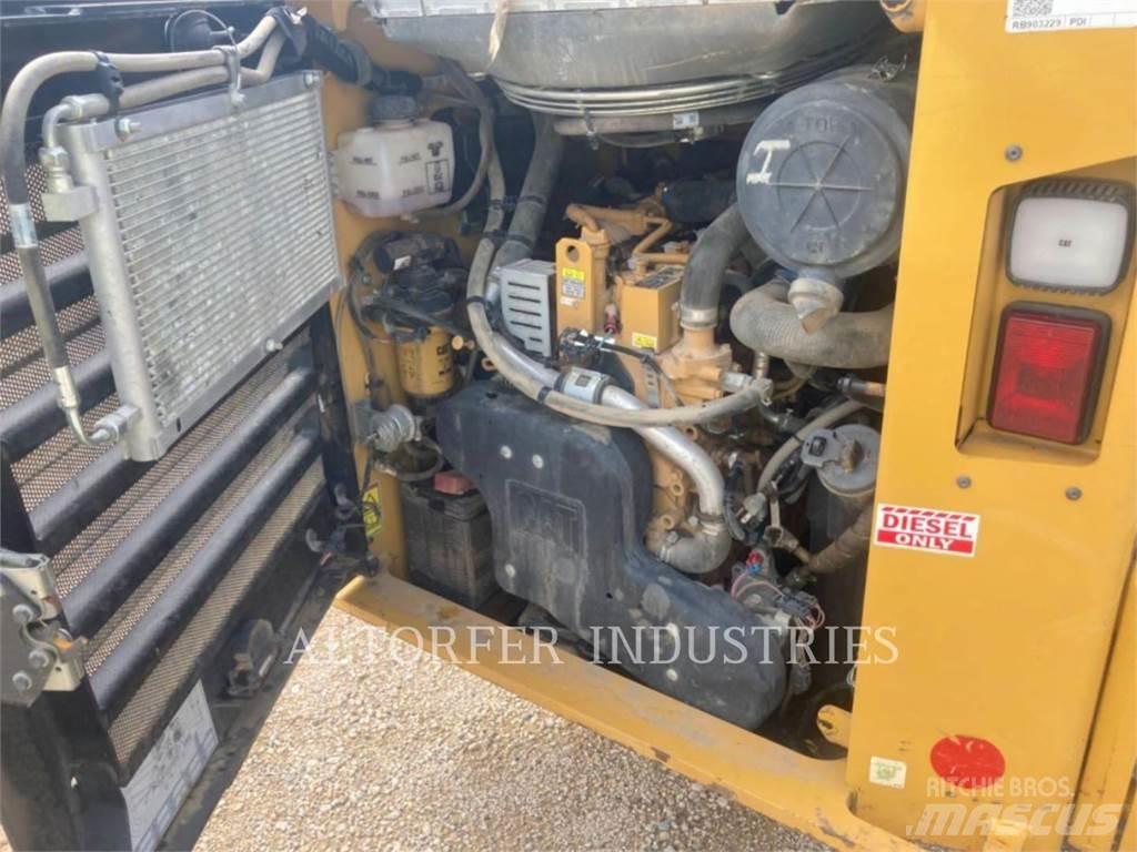 CAT 279D3 Mini Pale Gommate