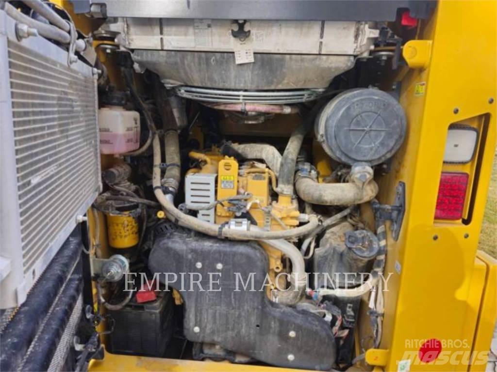 CAT 279D3 Mini Pale Gommate