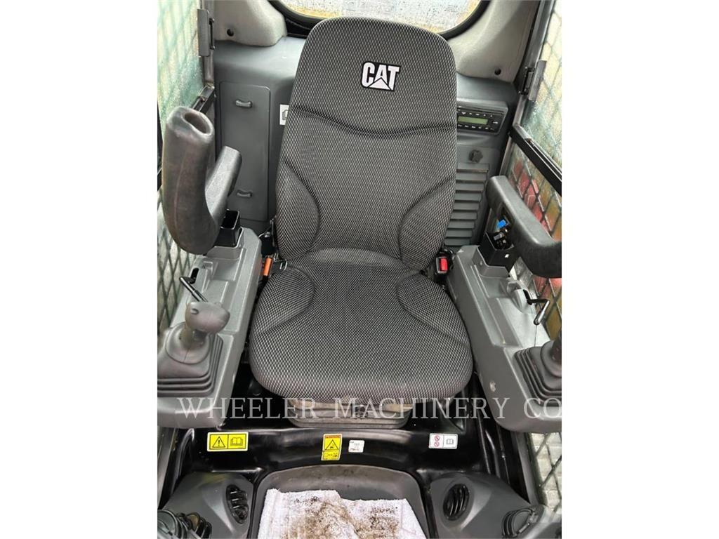 CAT 279D3 C3HF Pale cingolate