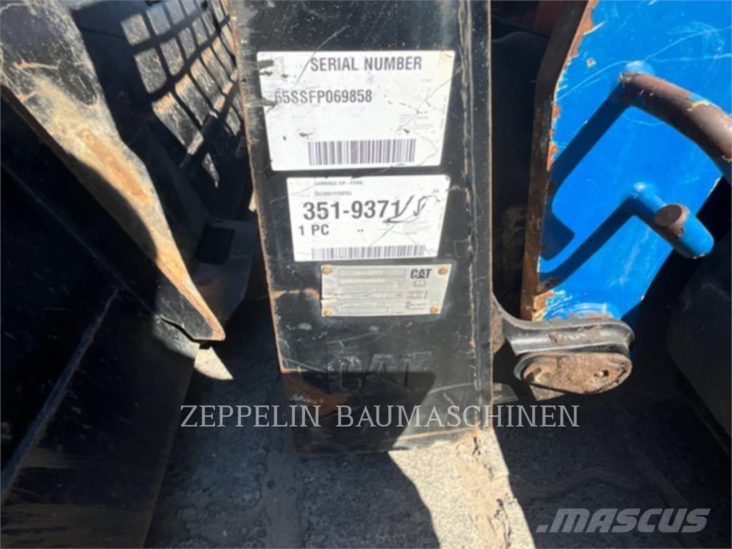CAT 289D Mini Pale Gommate