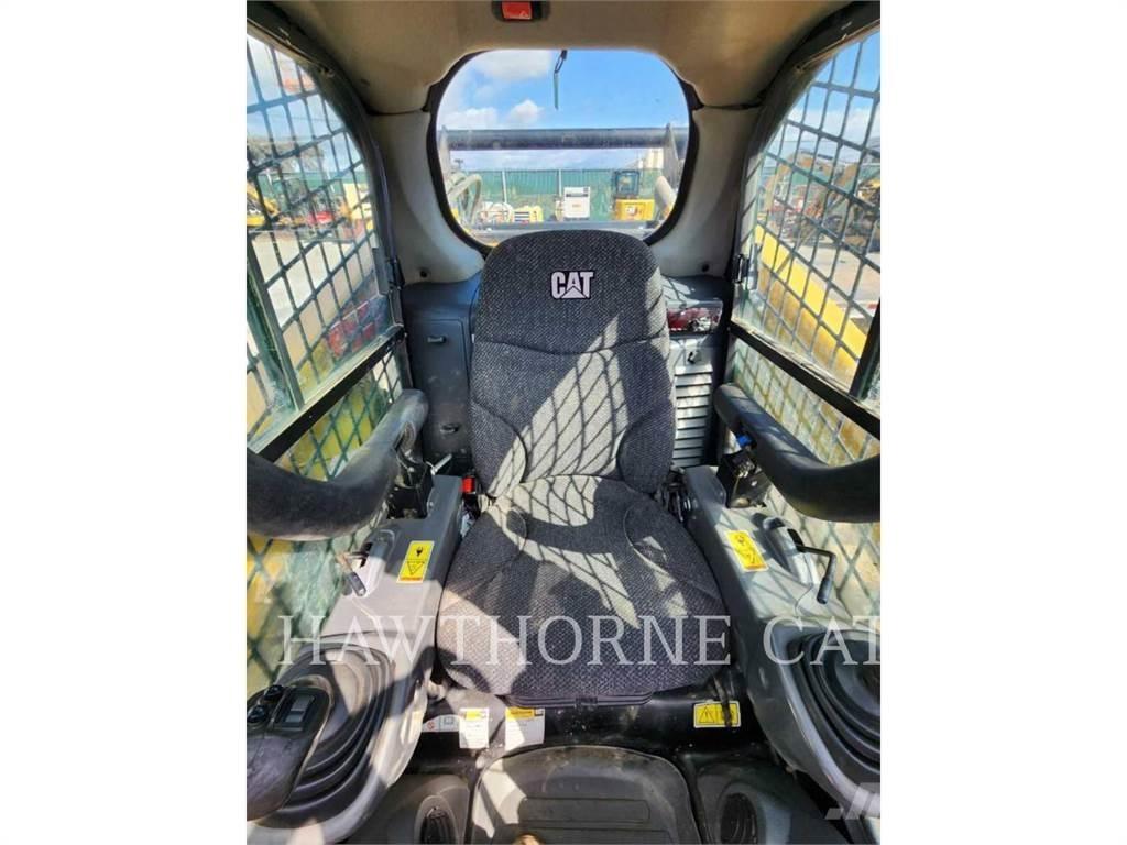 CAT 289D Pale cingolate