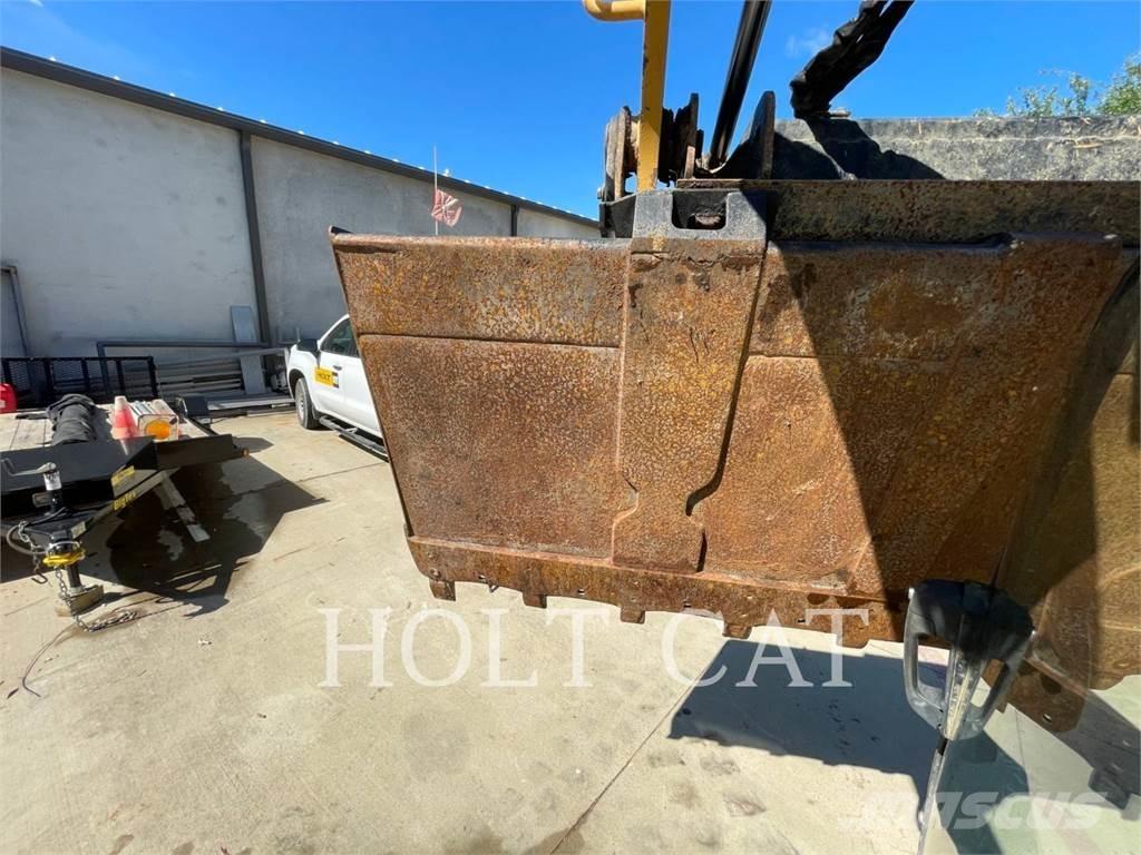 CAT 289D CAB Mini Pale Gommate