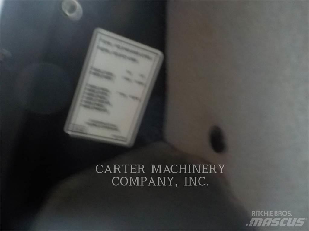 CAT 289D3 Mini Pale Gommate