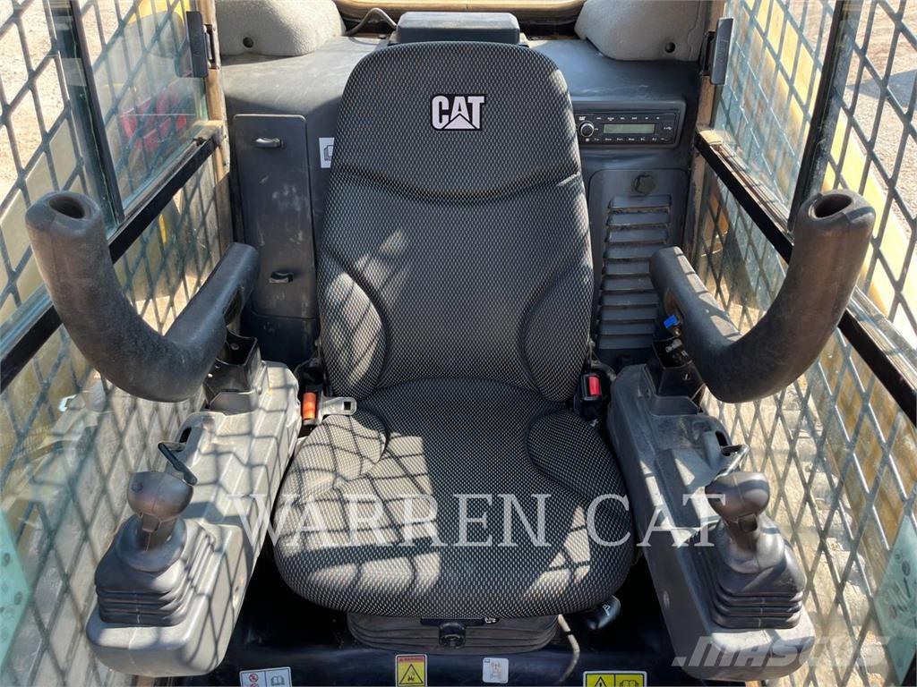 CAT 289D3 C3H2 Pale cingolate