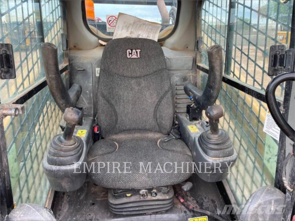 CAT 299D2 CA Mini Pale Gommate