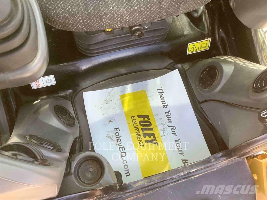 CAT 299D2XHP Mini Pale Gommate