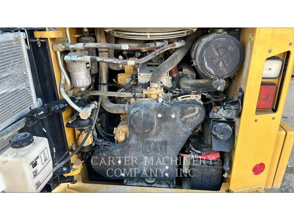 CAT 299D3 Mini Pale Gommate