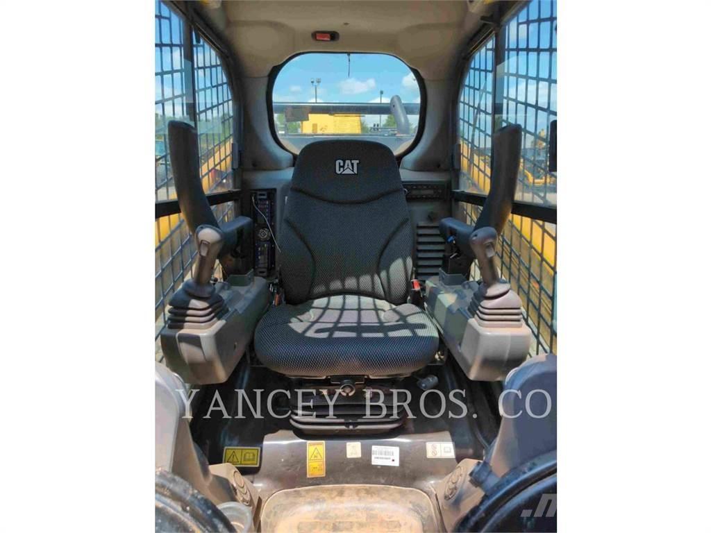 CAT 299D3 Mini Pale Gommate