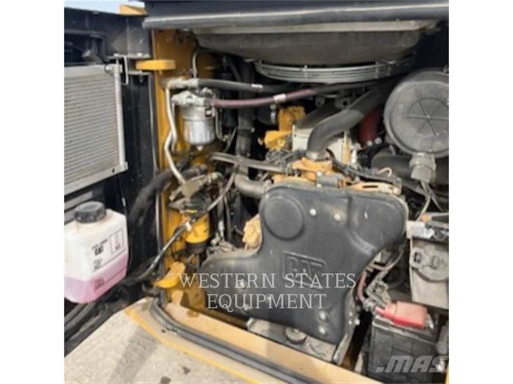 CAT 299D3 Mini Pale Gommate