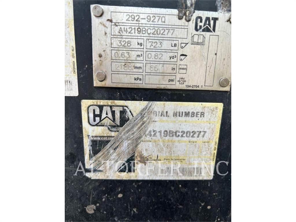 CAT 299D3 Mini Pale Gommate