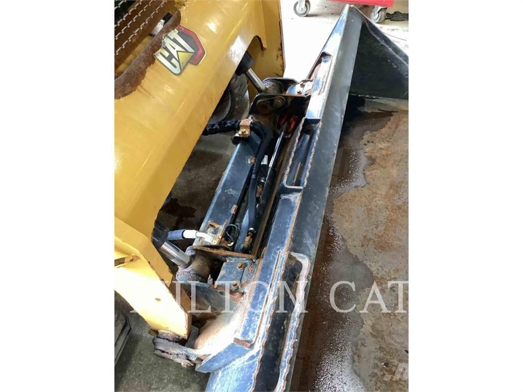 CAT 299D3 Mini Pale Gommate