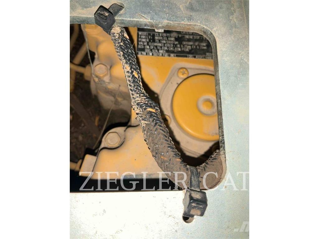 CAT 299D3 Pale cingolate