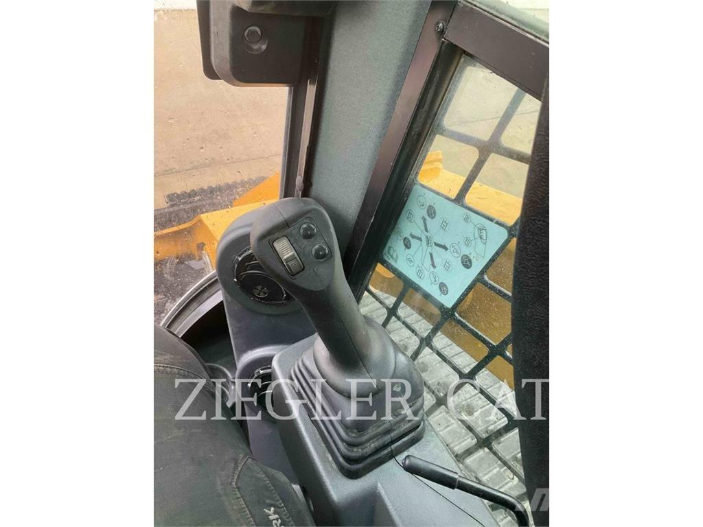 CAT 299D3 Pale cingolate