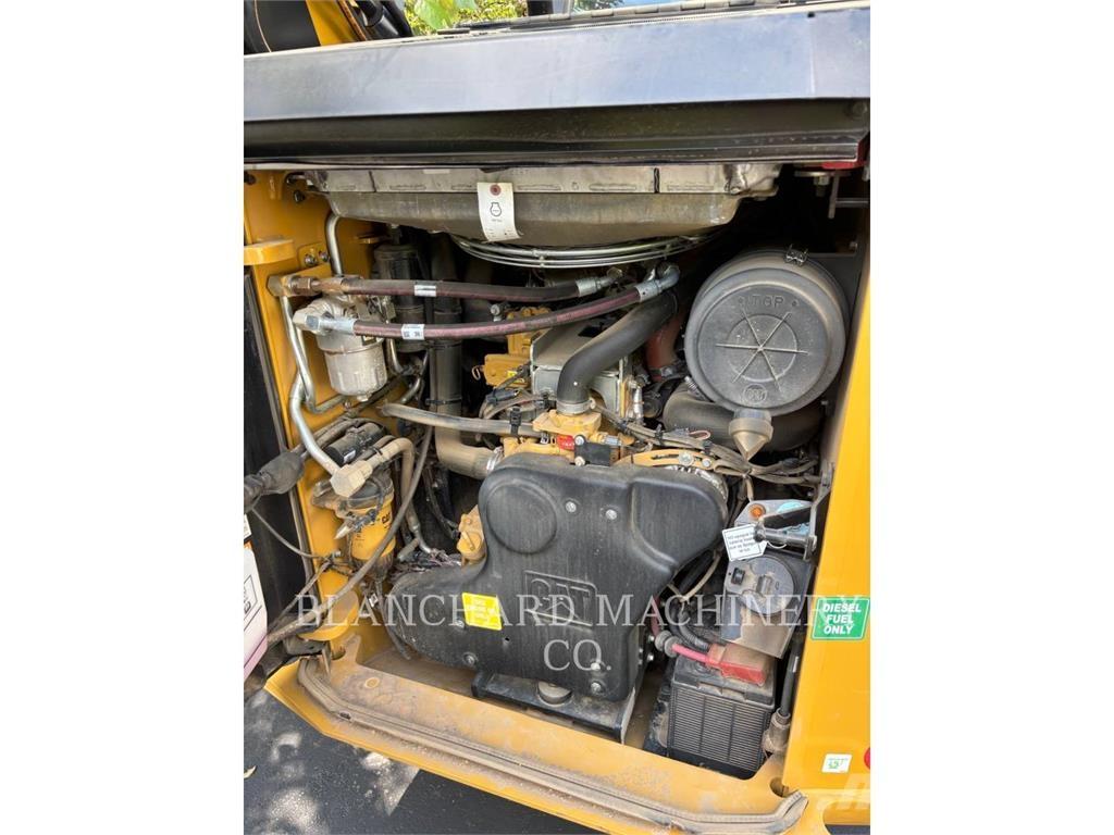 CAT 299D3 Pale cingolate