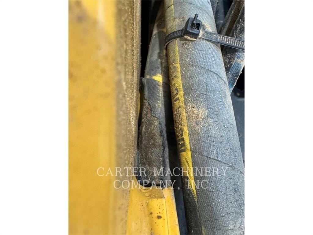 CAT 299D3 XE Pale cingolate