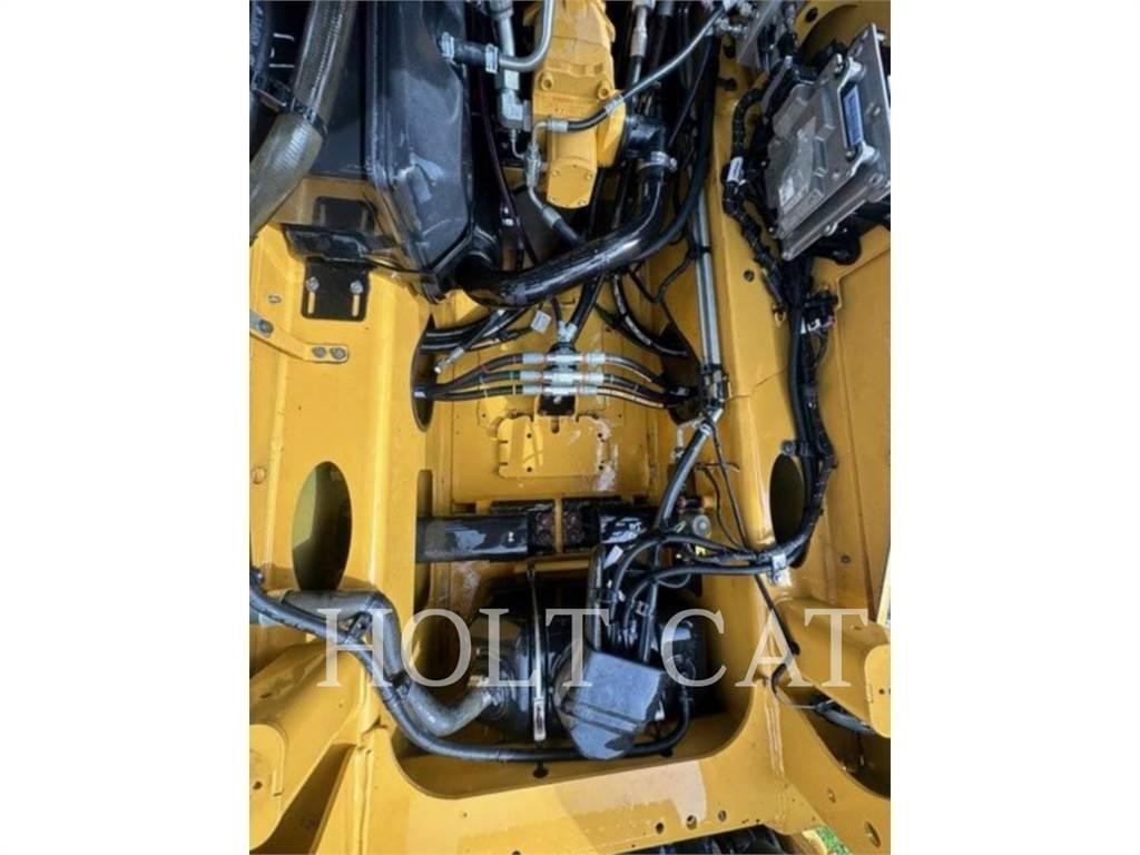 CAT 299D3 XPS Pale cingolate