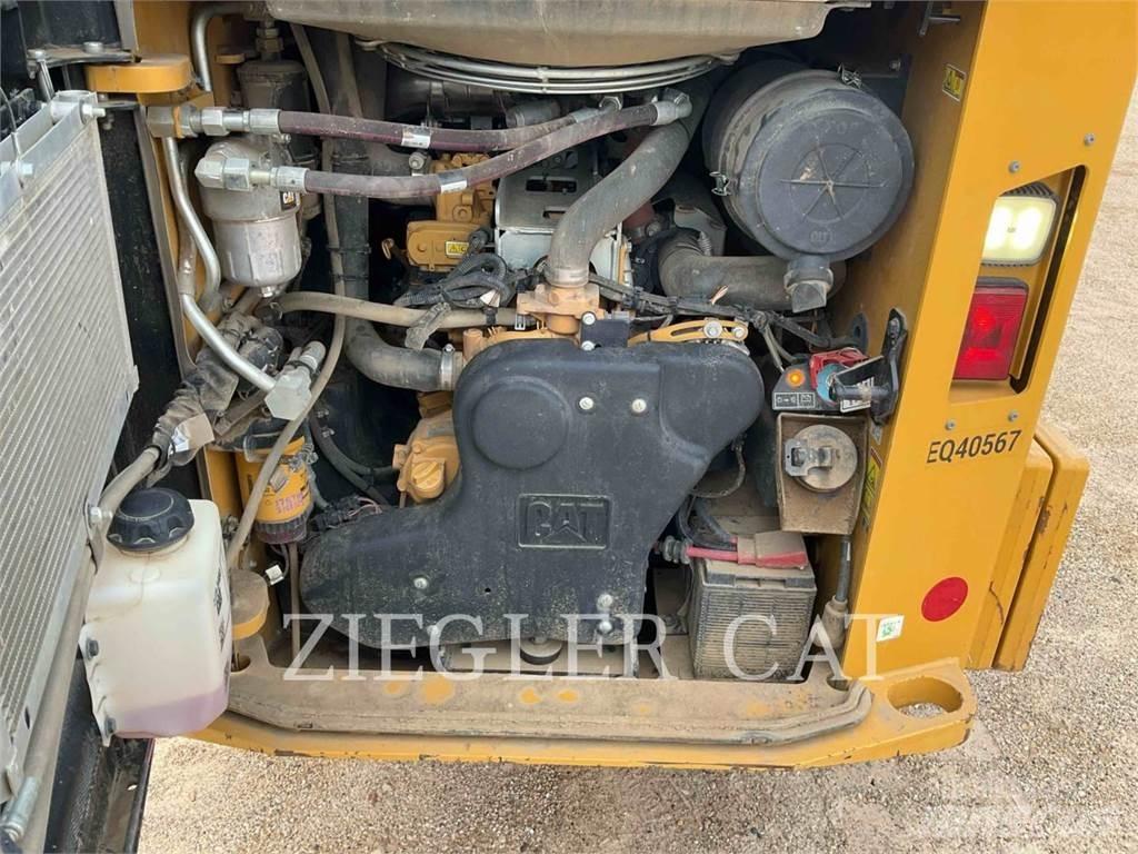 CAT 299D3XE Pale cingolate