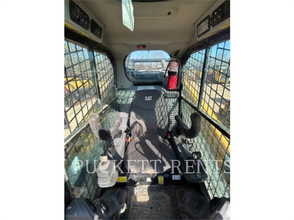 CAT 299D3XE Pale cingolate