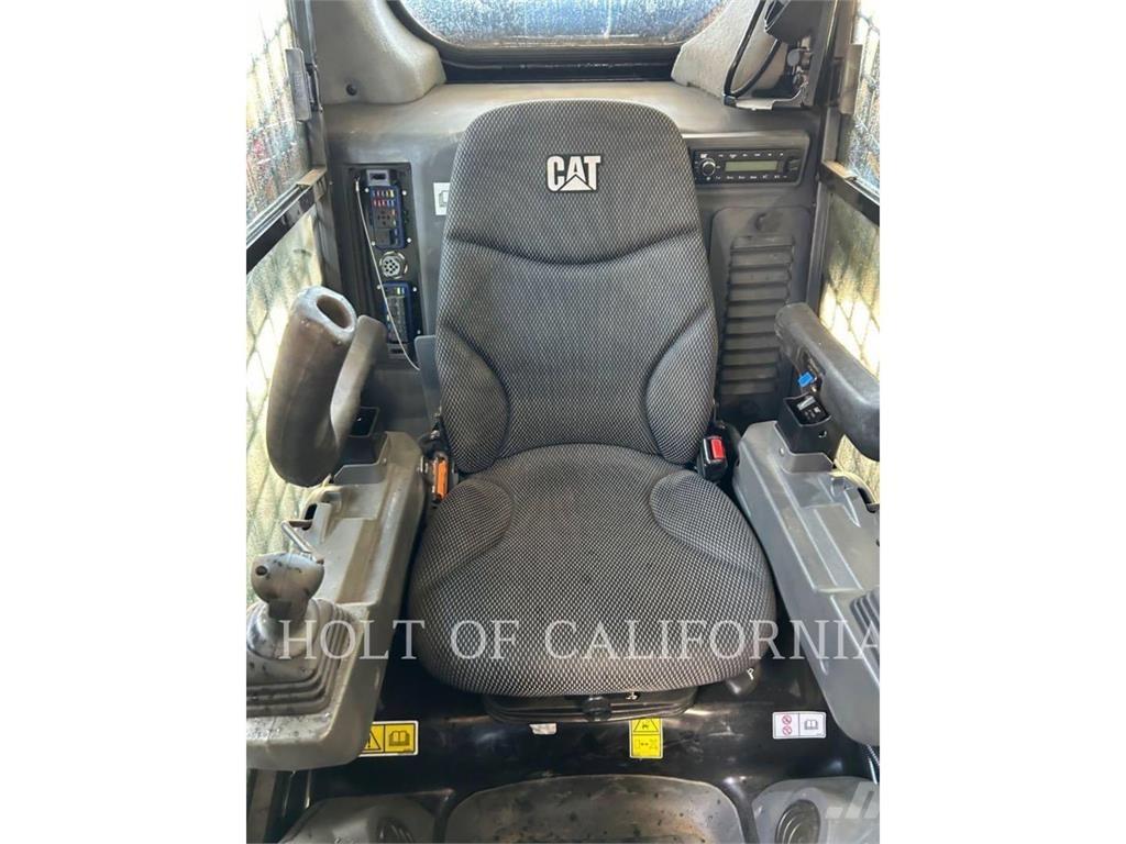 CAT 299D3XE Pale cingolate