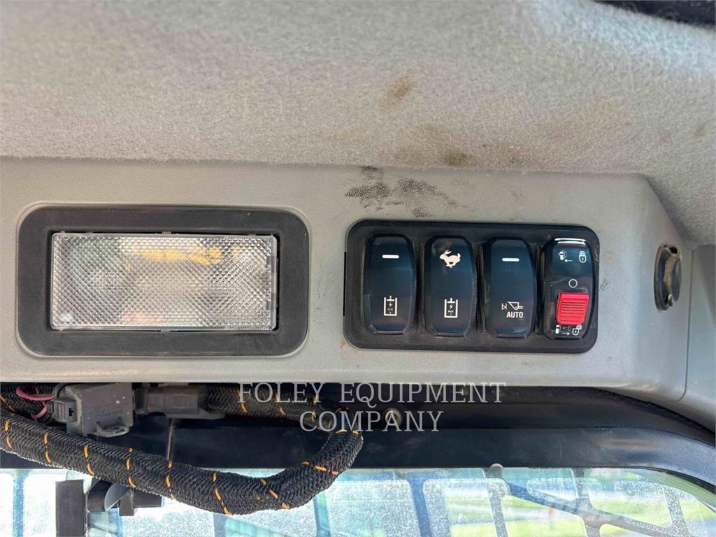 CAT 299D3XPS2C Mini Pale Gommate