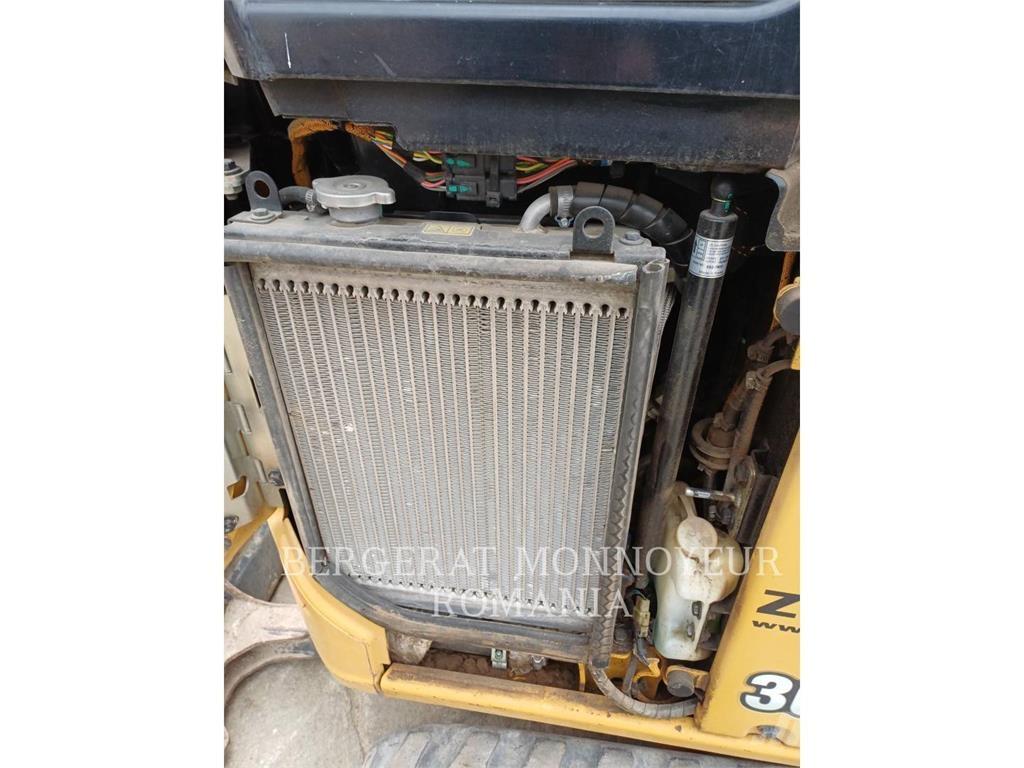 CAT 301.8-05 Escavatori cingolati