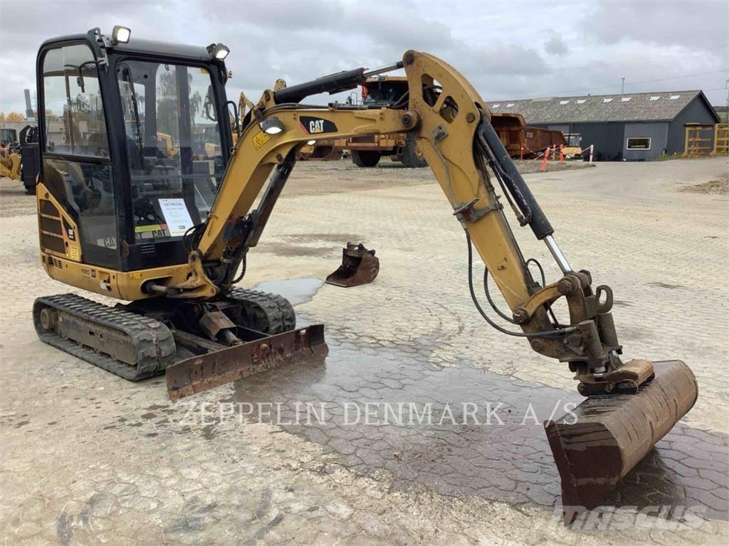CAT 302.2D Escavatori cingolati