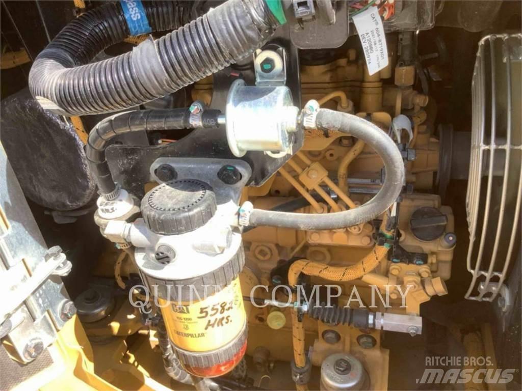 CAT 302.7 Escavatori cingolati