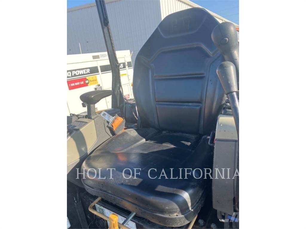 CAT 302.7 Escavatori cingolati