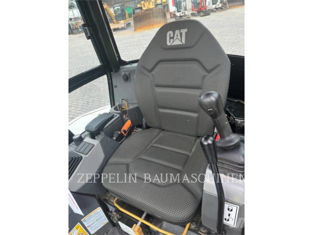 CAT 302.7CR-07 Escavatori cingolati