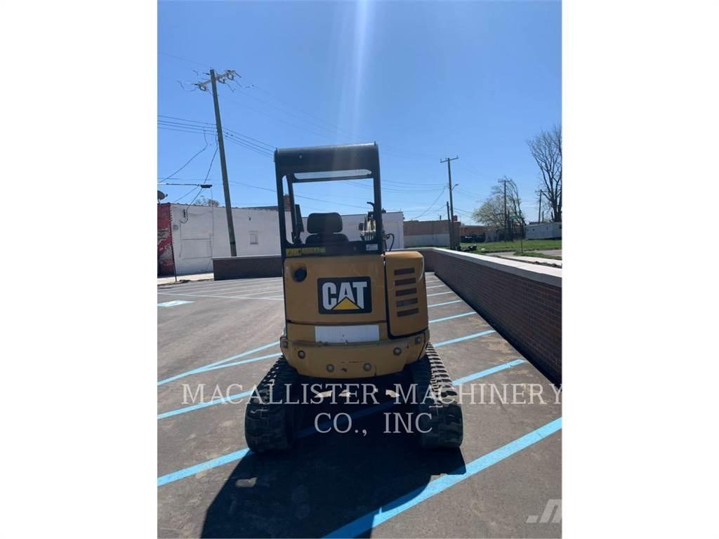 CAT 302.7DCR Escavatori cingolati