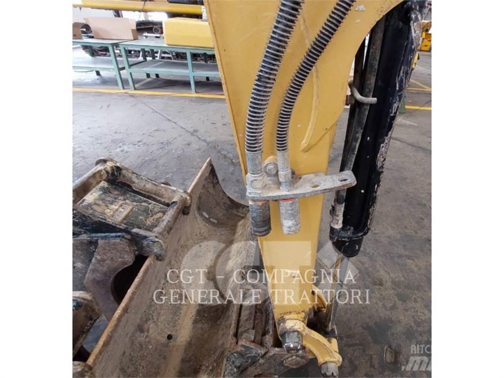 CAT 302.7DCR Escavatori cingolati