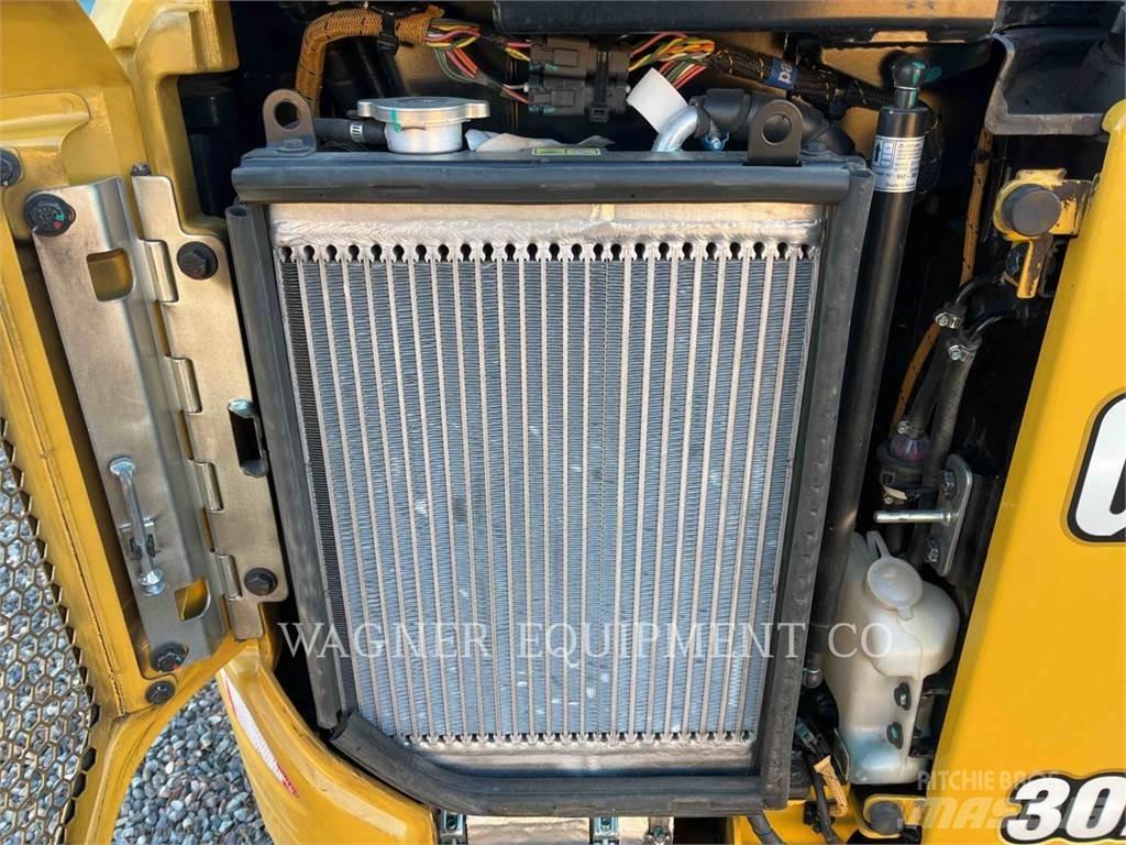 CAT 302 CR THB Escavatori cingolati