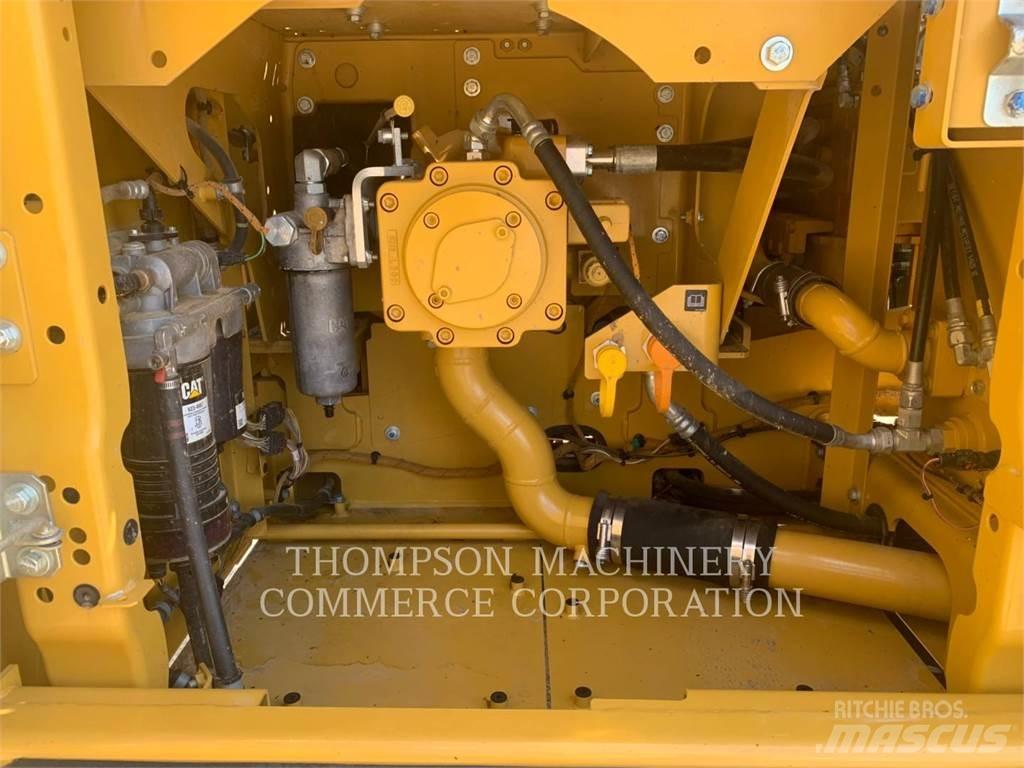 CAT 320 Escavatori cingolati