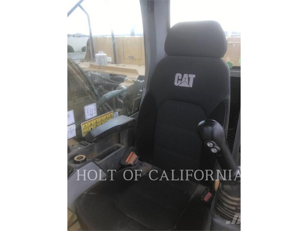 CAT 320 Escavatori cingolati