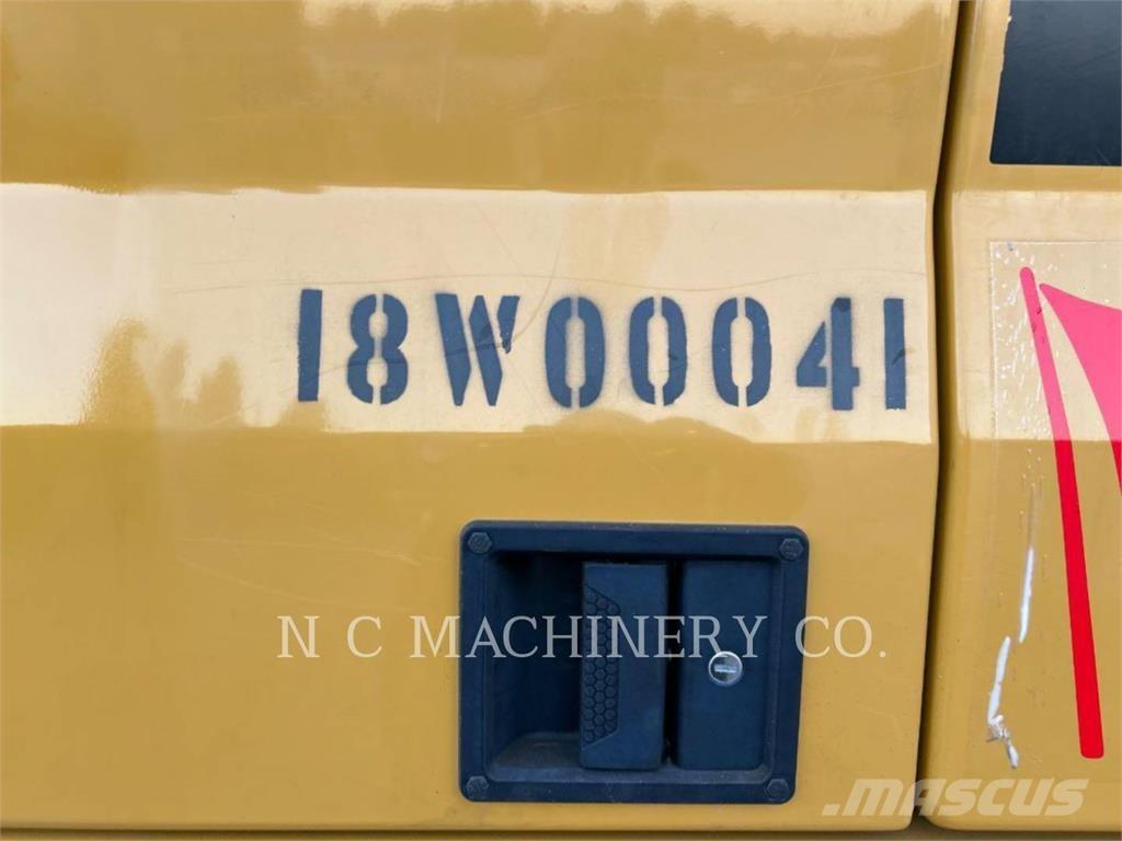 CAT 320 Escavatori cingolati