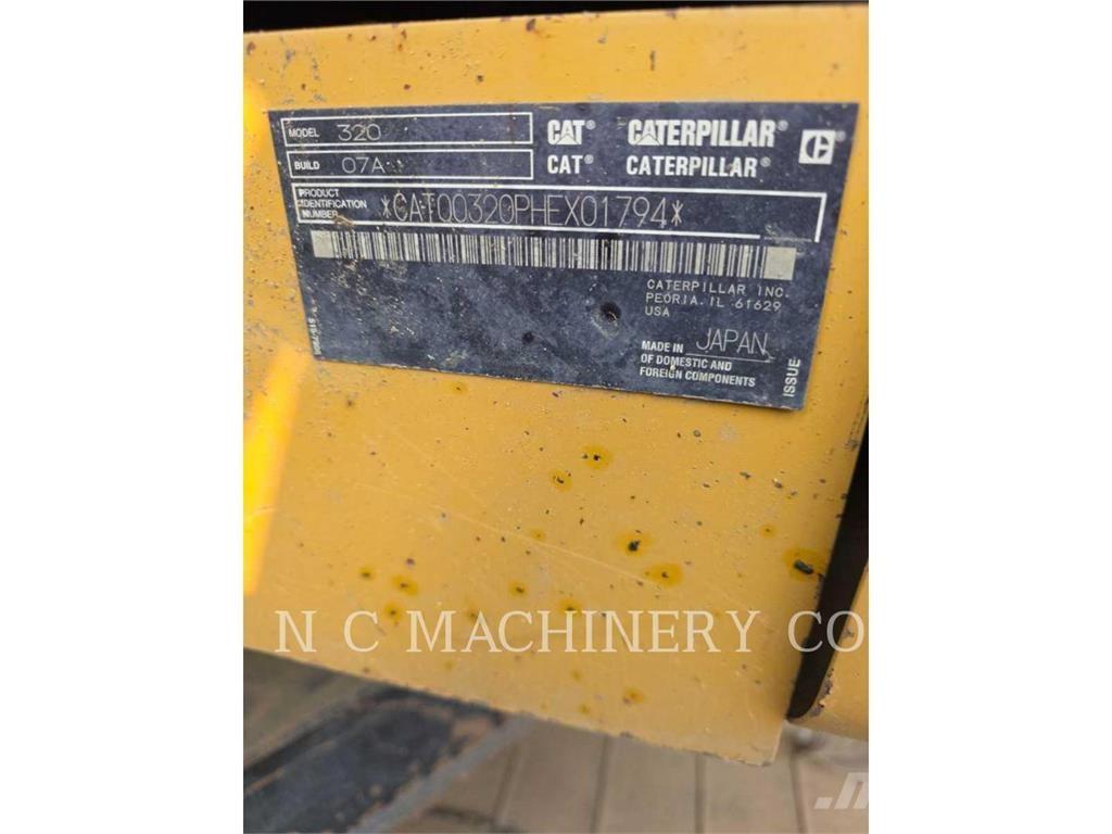 CAT 320 Escavatori cingolati