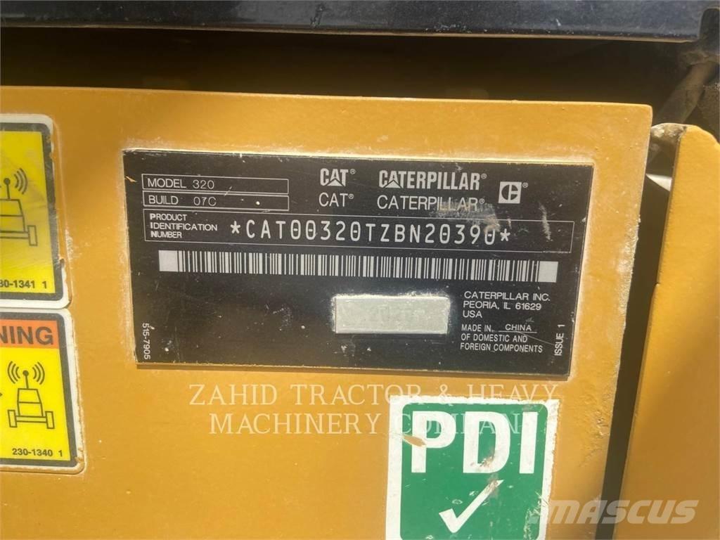 CAT 32007 Escavatori cingolati
