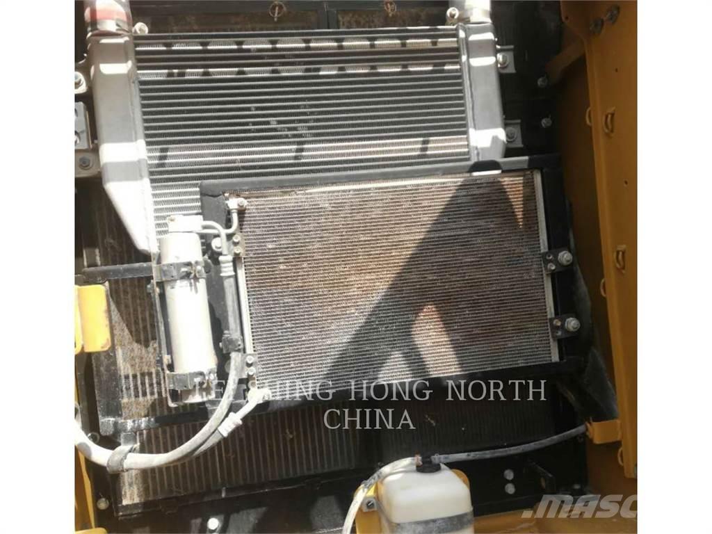 CAT 320D2 Escavatori cingolati