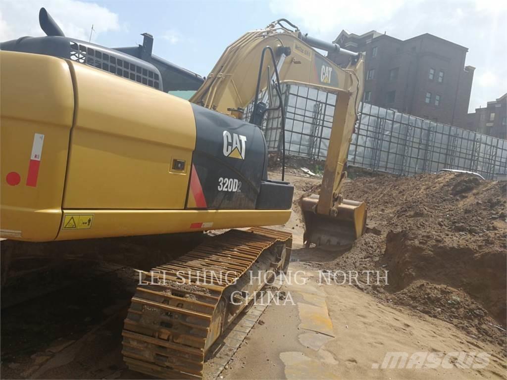 CAT 320D2 Escavatori cingolati